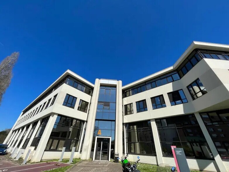 8 Boulevard Albert Einstein, Nantes à louer - Photo de l’immeuble – Image 3 sur 14
