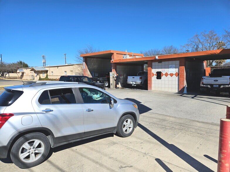1610 Callaghan Rd, San Antonio, TX à vendre - Photo principale – Image 1 sur 30