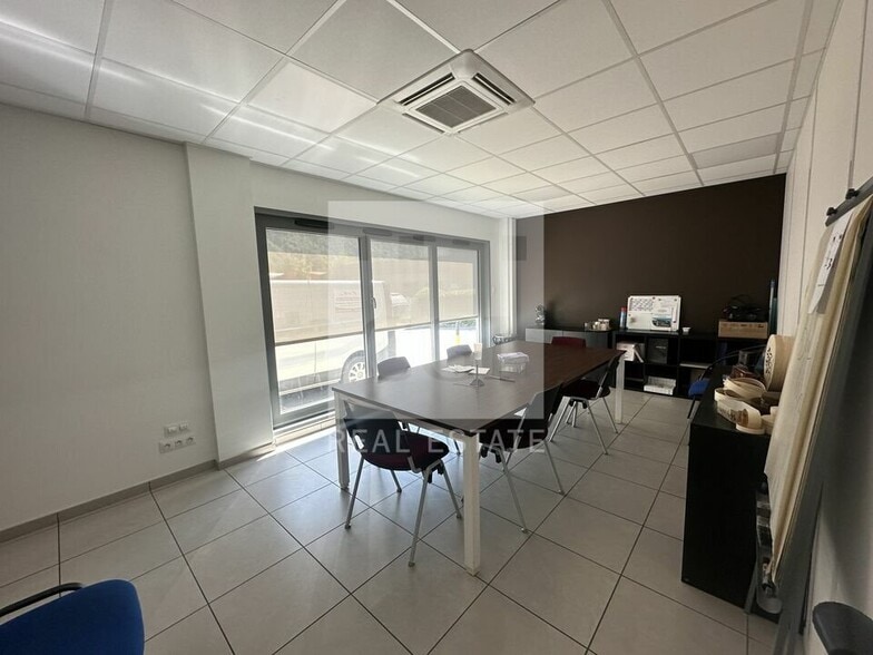 Local d'activités dans Le Versoud à vendre - Photo intérieure – Image 3 sur 4