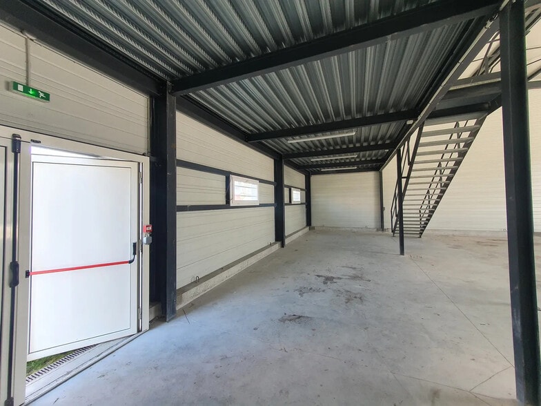 22 Rue Des Frères Lumière, Saint-Jean-de-Braye à louer - Photo intérieure – Image 2 sur 8