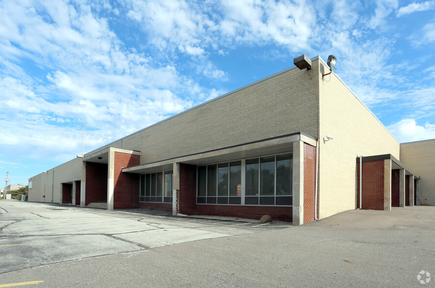 3175 Gilchrist Rd, Mogadore, OH à louer - Photo de l’immeuble – Image 1 sur 8