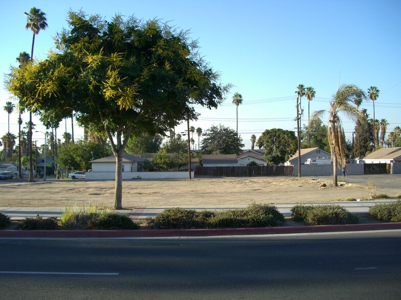 1795 University Ave, Riverside, CA à vendre - Photo principale – Image 1 sur 15