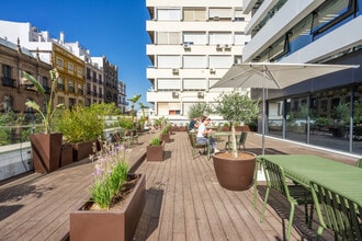 Calle de Martín Villa, 2 A, Sevilla, Sevilla à louer Photo intérieure– Image 2 sur 12