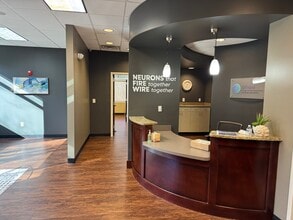 351 Wellesley Trade Ln, Cary, NC à louer Photo intérieure– Image 1 sur 5