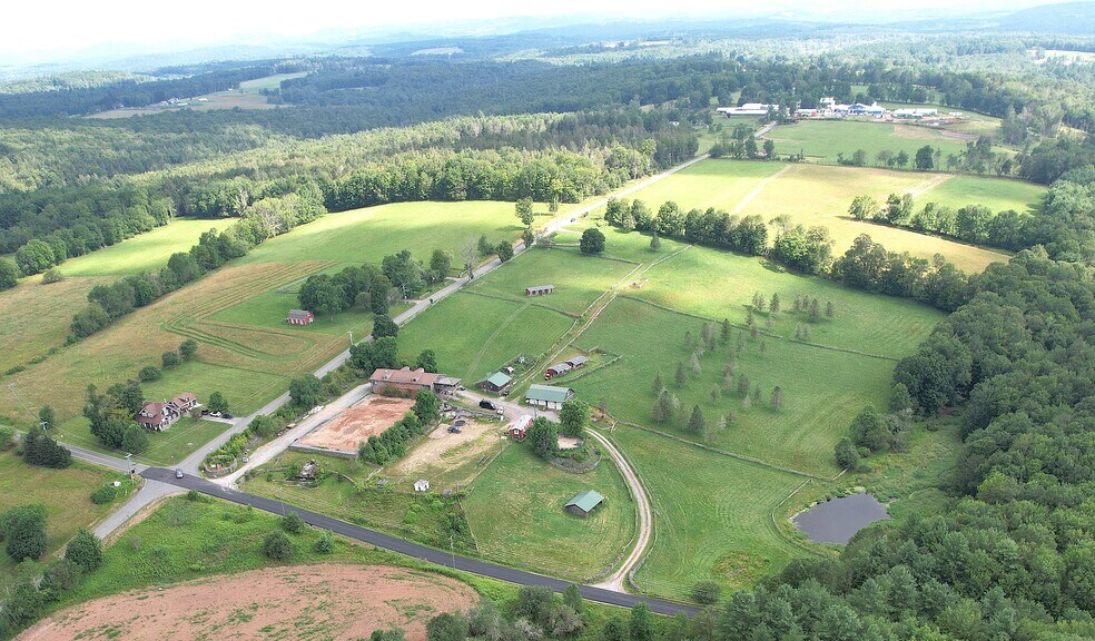 282 Shore Rd, Swan Lake, NY à vendre - Photo de l’immeuble – Image 3 sur 52