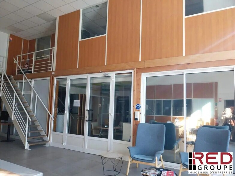 Industriel/Logistique dans Les Pennes-Mirabeau à louer - Photo de l’immeuble – Image 3 sur 6