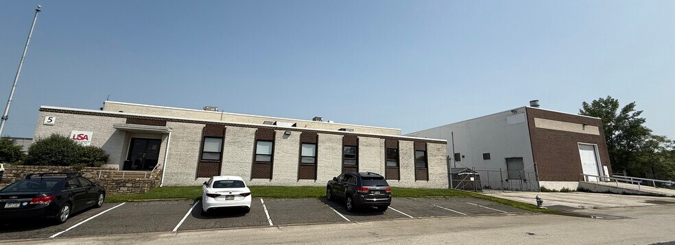 5 Horne Dr, Folcroft, PA à vendre - Photo de l’immeuble – Image 3 sur 10