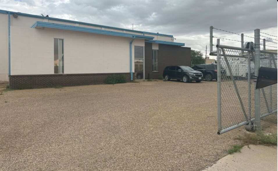1333 E 44th St, Lubbock, TX à louer - Photo de l’immeuble – Image 2 sur 6