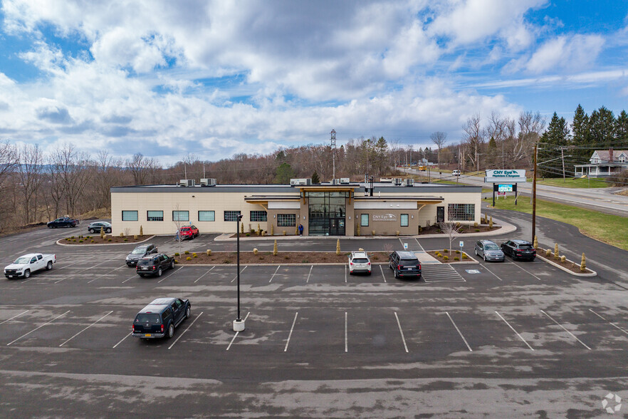 8360 Seneca Tpke, New Hartford, NY à louer - Photo de l’immeuble – Image 3 sur 5