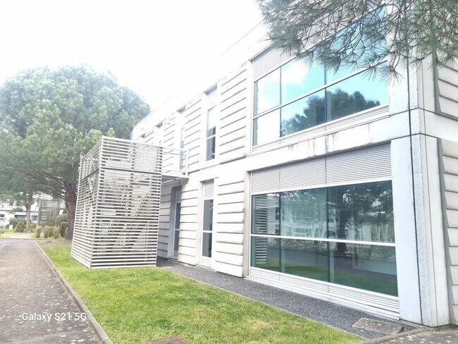 Plus de détails pour Bureau à vendre