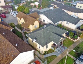 1207 Bay View Ave, Wilmington, CA - Vue aérienne  vue de carte - Image1