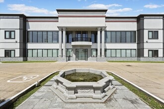 9200 W Sam Houston Pky S, Houston, TX à louer Photo de l’immeuble– Image 1 sur 53