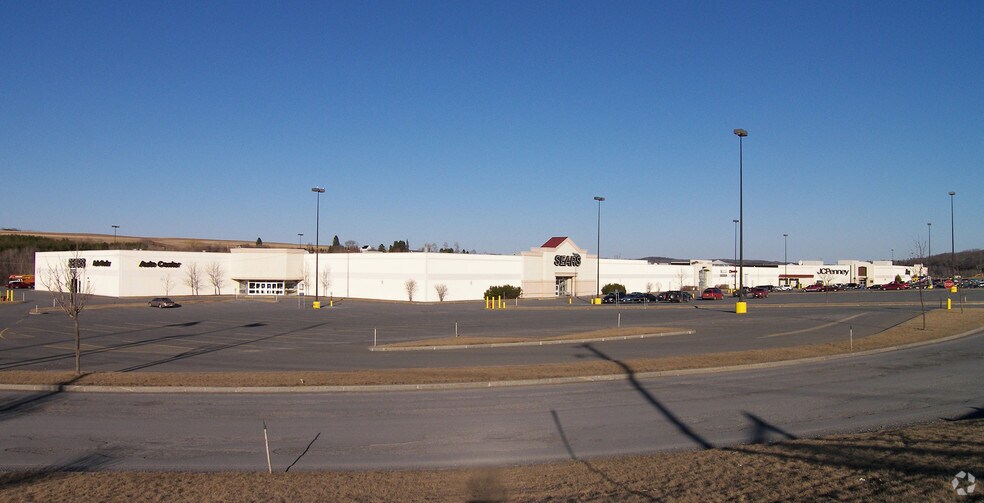 830 Main St, Presque Isle, ME à louer - Photo de l’immeuble – Image 3 sur 8