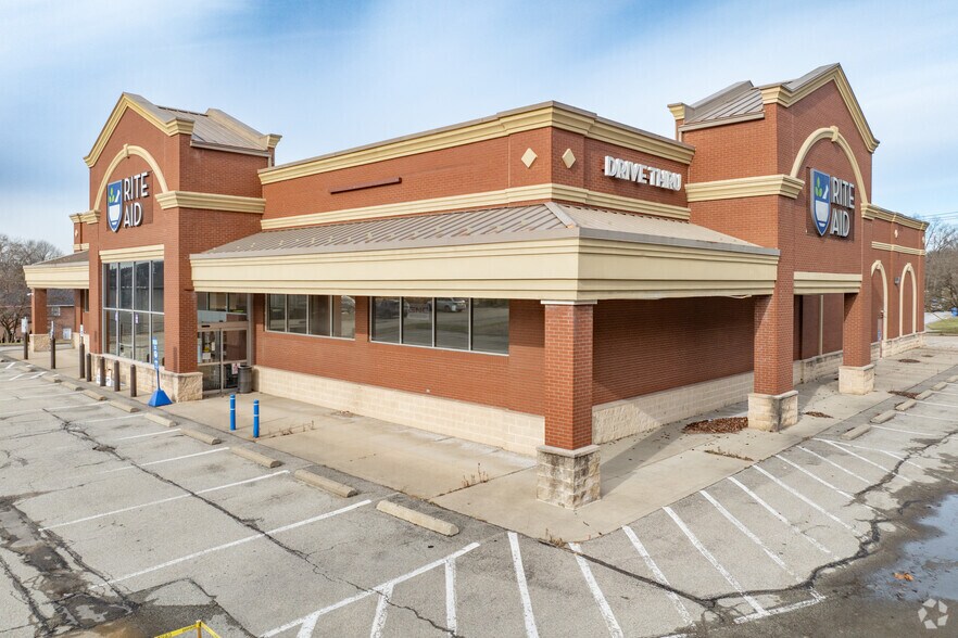 3200 Oregon Dr, Lower Burrell, PA à louer - Photo de l’immeuble – Image 2 sur 4