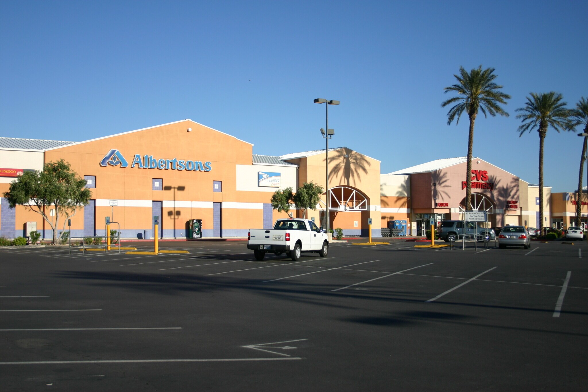 7135-7295 S Eastern Ave, Las Vegas, NV à louer Photo principale– Image 1 sur 6