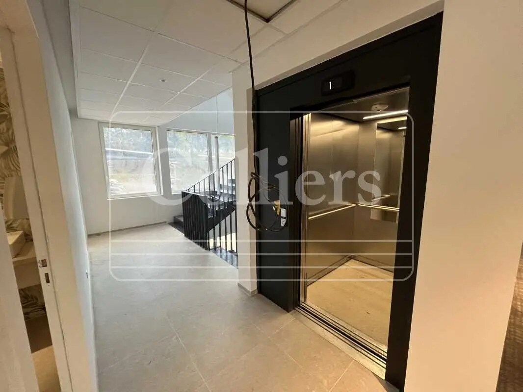 Bureau dans Ventabren à louer Photo de l’immeuble– Image 1 sur 7