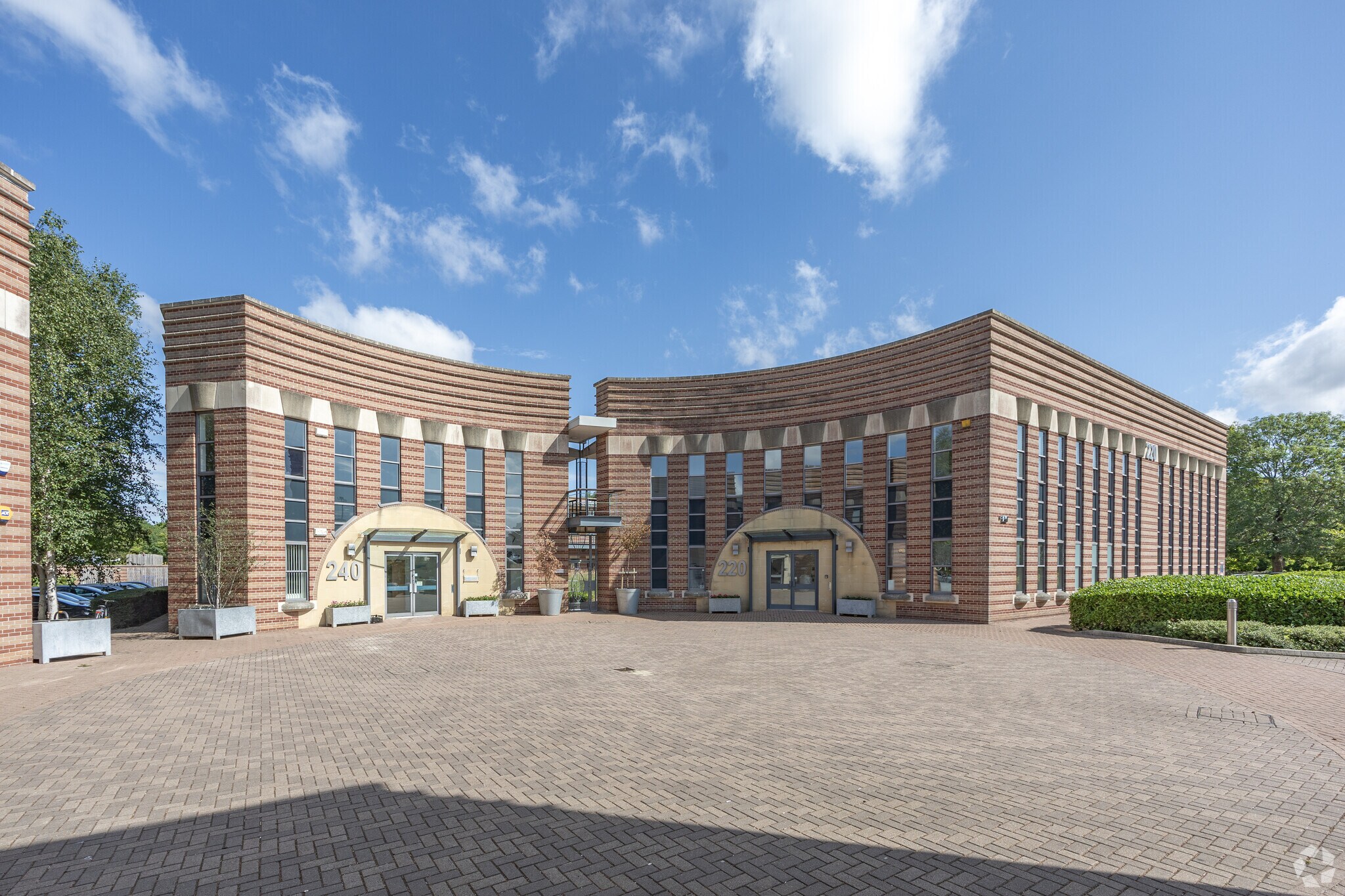 200-240 Park Ave, Almondsbury à louer Photo principale– Image 1 sur 8