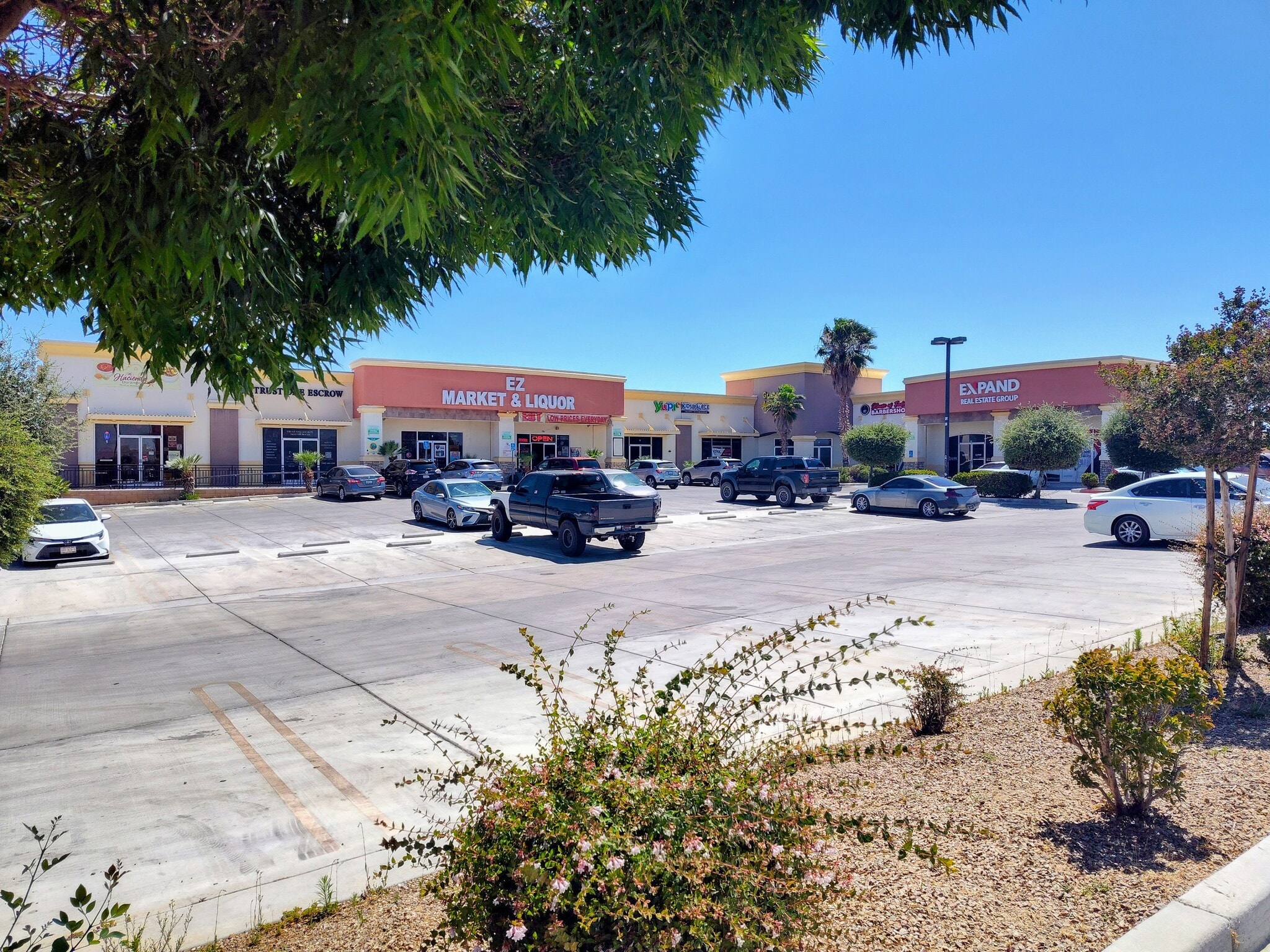 11850 Hesperia Rd, Hesperia, CA à louer Photo intérieure– Image 1 sur 3