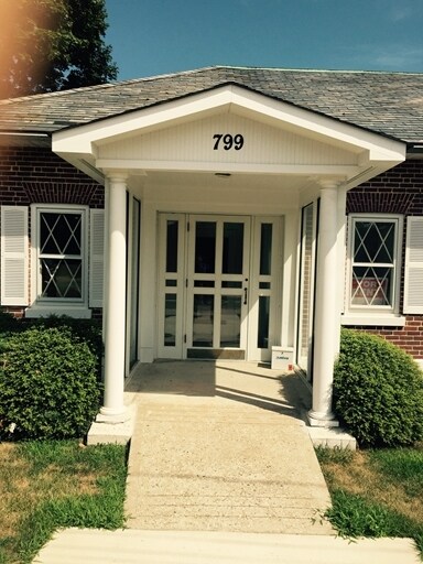 799 Rt-25a, Rocky Point, NY à vendre Photo de l’immeuble– Image 1 sur 41