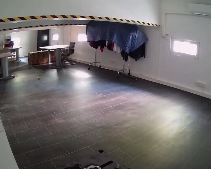 Local commercial dans Paris à louer - Photo de l’immeuble – Image 2 sur 2