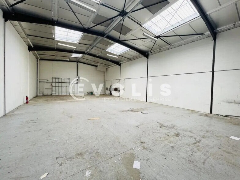Local d’activités dans Pontault-Combault à louer - Photo intérieure – Image 2 sur 6