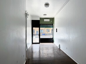 153 Wilson Ave, Brooklyn, NY à louer Photo intérieure– Image 2 sur 2