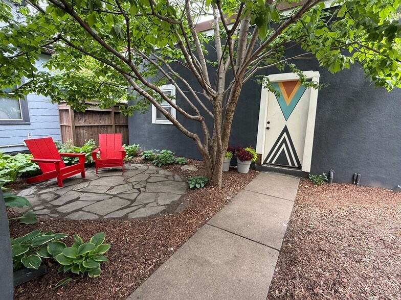 3015 Franklin Ave E, Minneapolis, MN à vendre - Photo de l’immeuble – Image 3 sur 12