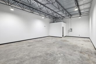 1105 Colorado Ln, Arlington, TX à louer Photo intérieure– Image 1 sur 6