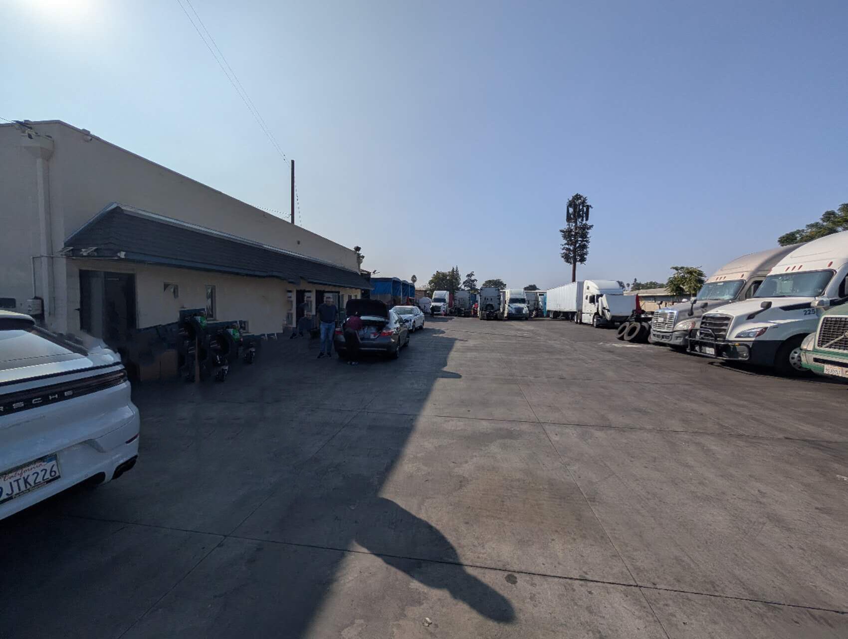 1461 S East End Ave, Pomona, CA à vendre Photo principale– Image 1 sur 24