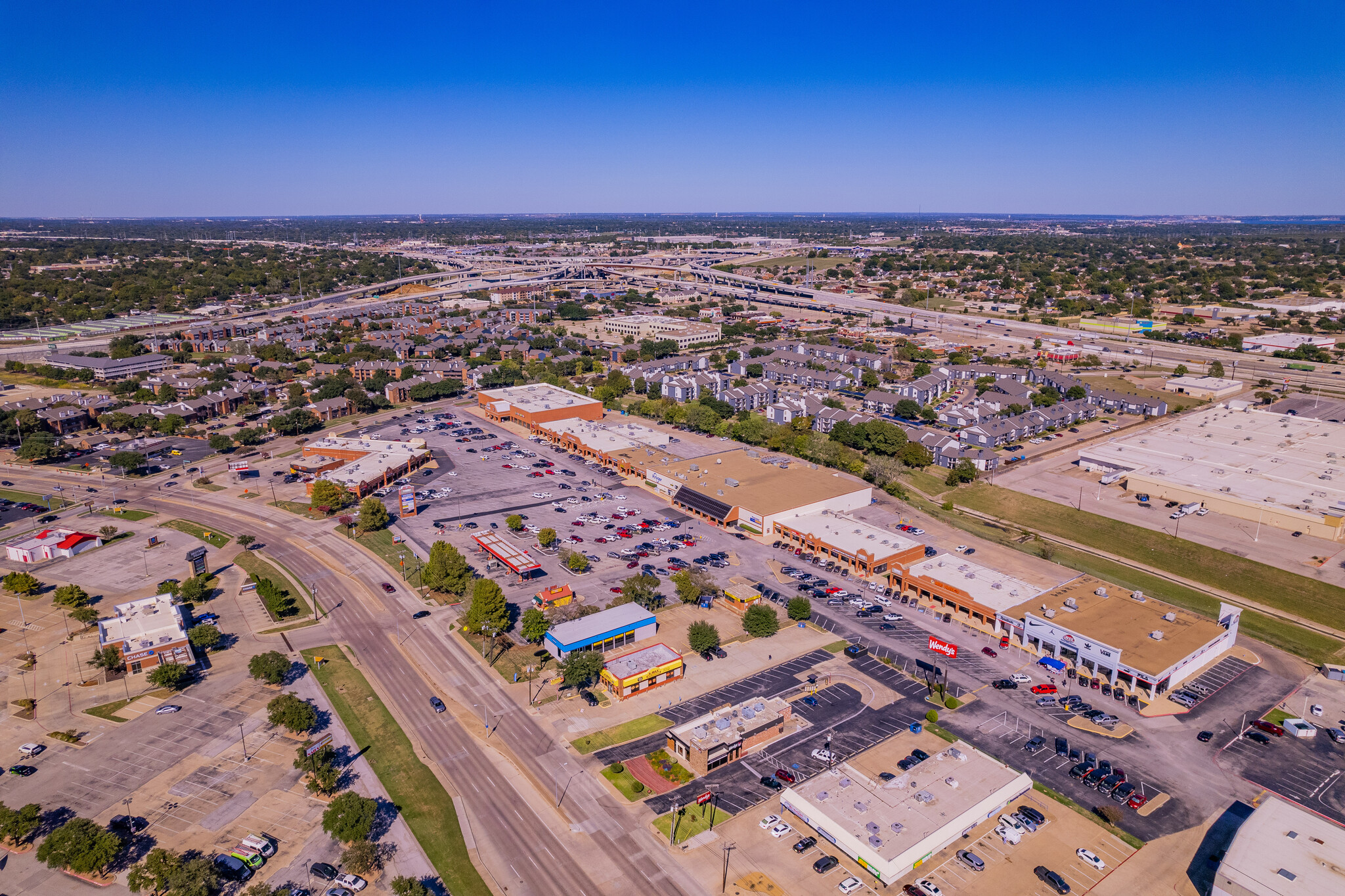 3600 Gus Thomasson Rd, Mesquite, TX à louer Photo de l’immeuble– Image 1 sur 8