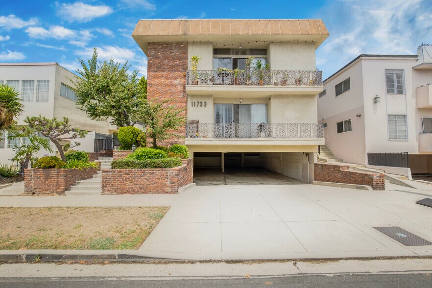 11733 Mayfield Ave, Los Angeles, CA à vendre - Photo de l’immeuble – Image 2 sur 33