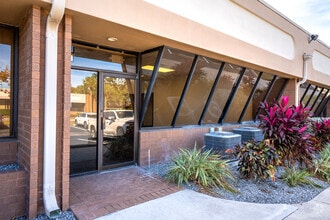 13830 N 58th St, Clearwater, FL à louer Photo de l’immeuble– Image 2 sur 11