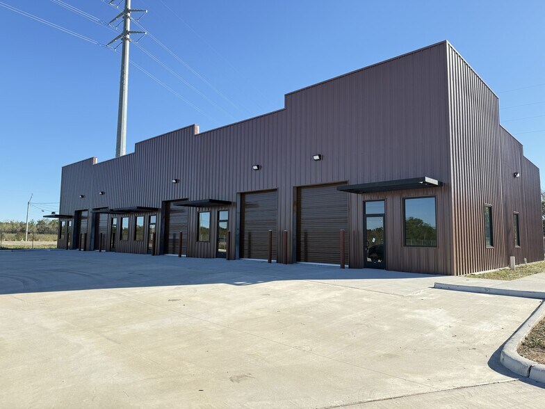 4711 E Richey Rd, Humble, TX à louer - Photo de l’immeuble – Image 3 sur 8