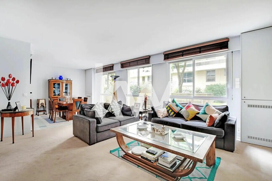 Bureau dans Paris à vendre - Photo de l’immeuble – Image 2 sur 7