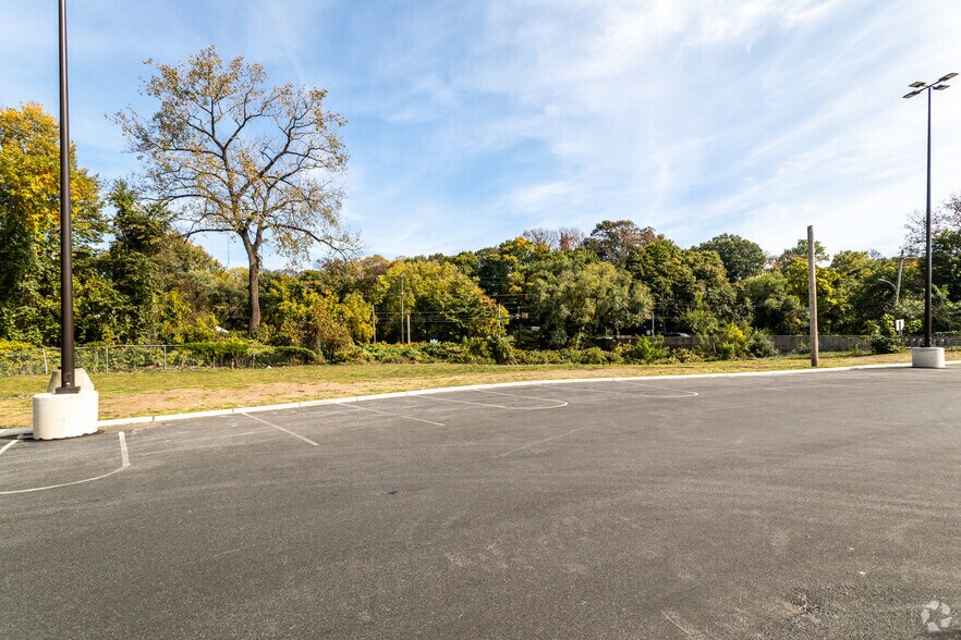 713 E Baltimore Ave, Clifton Heights, PA à louer - Photo de l’immeuble – Image 3 sur 3
