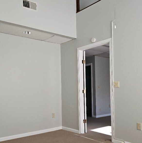 1311 Jamestown Rd, Williamsburg, VA à louer - Photo de l’immeuble – Image 3 sur 8