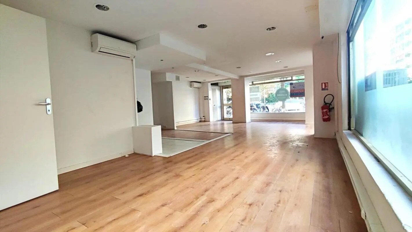 Local commercial dans Nice à louer Photo de l’immeuble– Image 1 sur 4