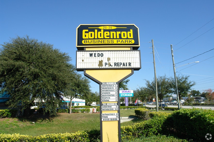 214 N Goldenrod Rd, Orlando, FL à louer - Photo de l’immeuble – Image 3 sur 18