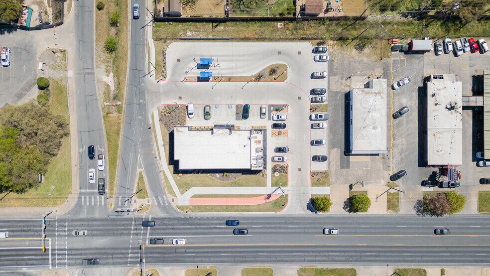 7545 Burnet Rd, Austin, TX à vendre - Photo de l’immeuble – Image 2 sur 8
