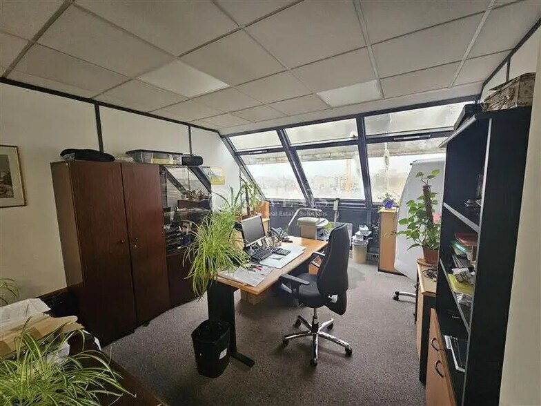Bureau dans Pantin à louer - Photo de l’immeuble – Image 1 sur 10