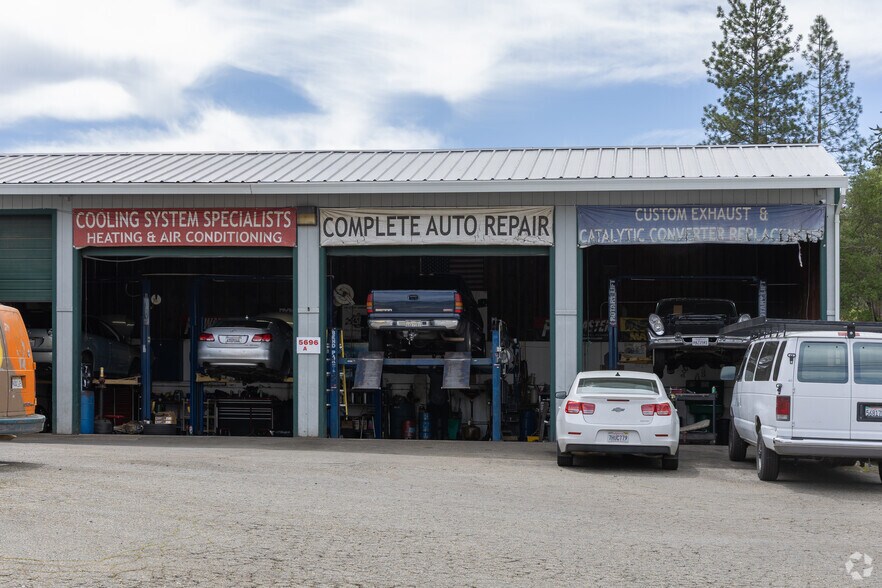 5694 Mother Lode Dr, Placerville, CA à vendre - Photo de l’immeuble – Image 3 sur 4