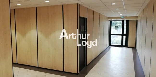 Plus de détails pour 866 Route Départementale, Villeneuve-Loubet - Bureau à louer