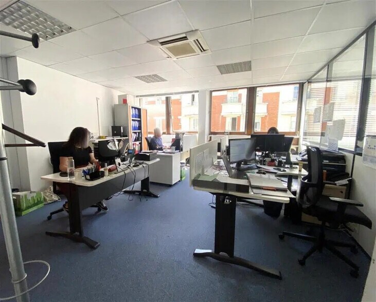 Bureau dans Paris à louer - Photo de l’immeuble – Image 2 sur 8