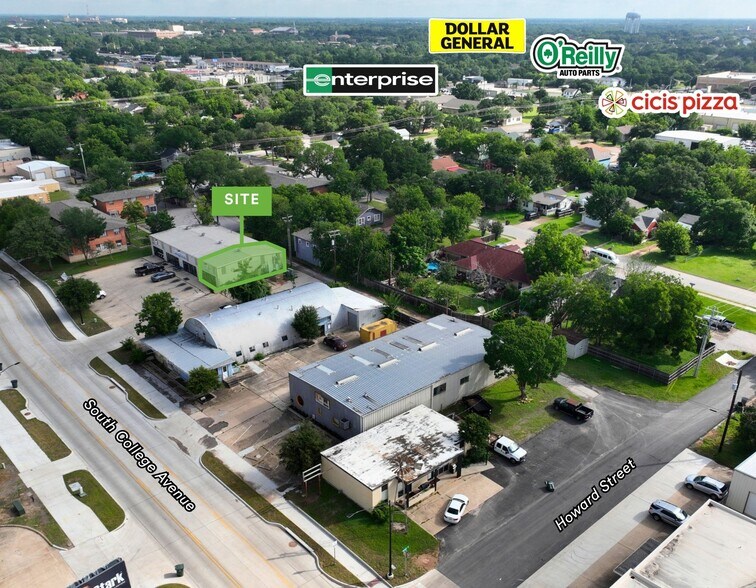 2107 S College Ave, Bryan, TX à louer - Photo de l’immeuble – Image 3 sur 5