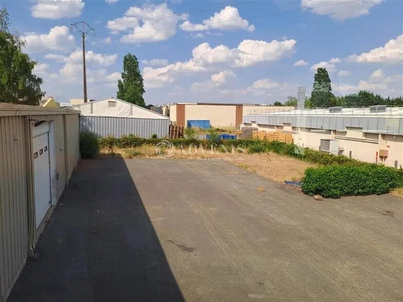 Local d'activités dans Carquefou à vendre - Photo de l’immeuble – Image 2 sur 6