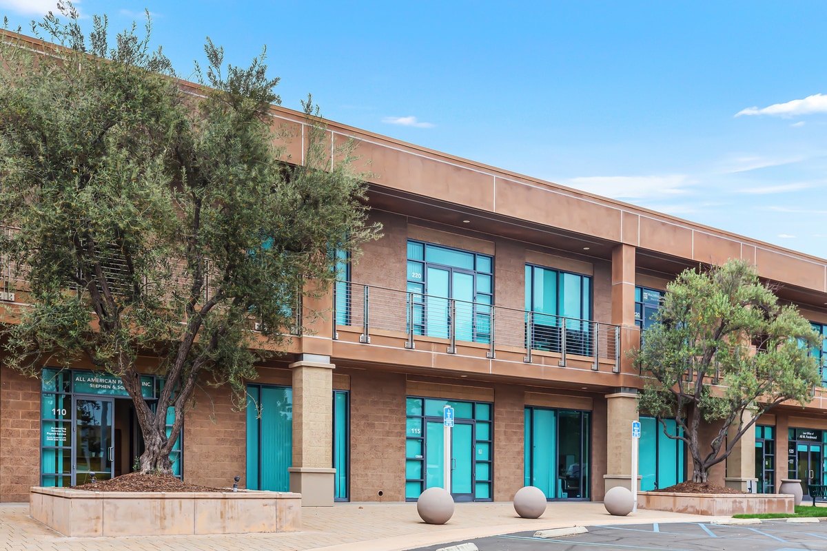 9070 Irvine Center Dr, Irvine, CA 92618 - Lot 220 - - Photo intérieure - Image 2 of 13