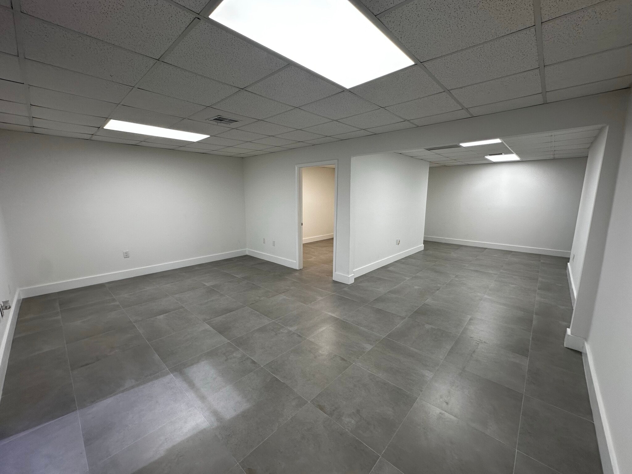 2700-2734 NW 72nd Ave, Miami, FL à louer Photo intérieure– Image 1 sur 5