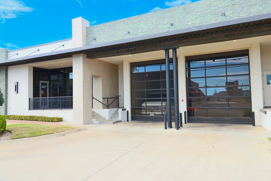 183 Cole St, Dallas, TX à louer - Photo de l’immeuble – Image 3 sur 23