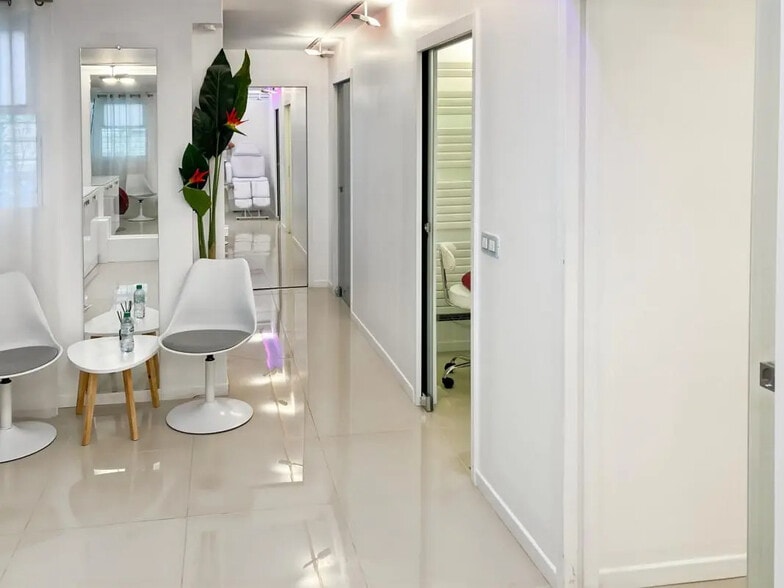 Local commercial dans Paris à louer - Photo de l’immeuble – Image 2 sur 8