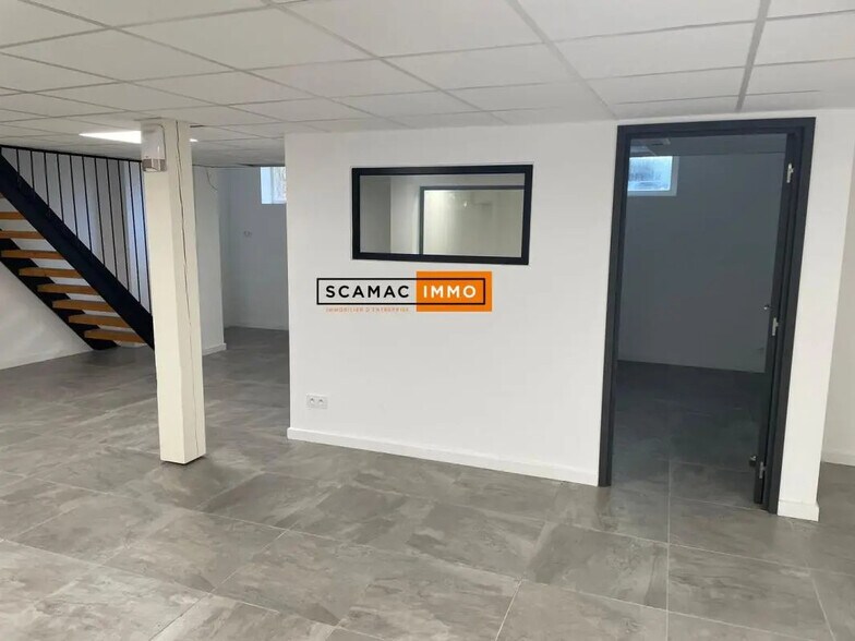 Local d'activités dans La Crau à vendre - Photo intérieure – Image 3 sur 8